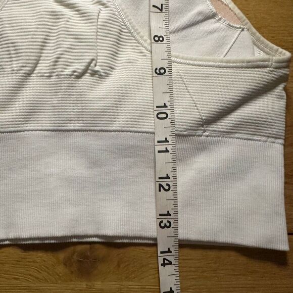 Lululemon ebb to train bra 8 - Picture 5 of 7